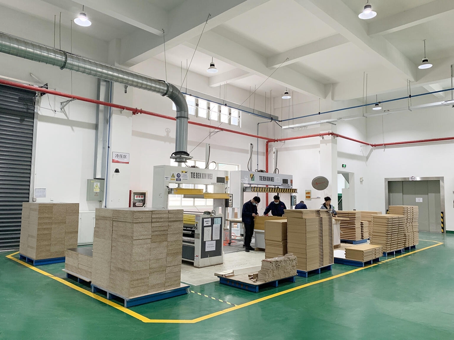 優尼科斯居家辦公用品需求量增大，訂單暴增